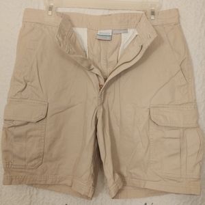 Men's Columbia omnishade khaki shorts